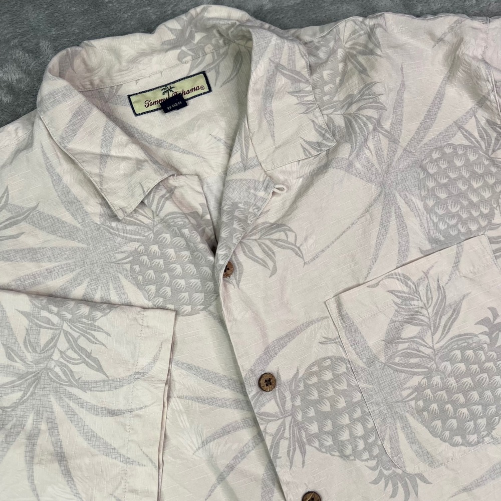 VTG Tommy Bahama‎ Camp Shirt Mens L Beige Pineapple Print 100% Silk Loop Collar